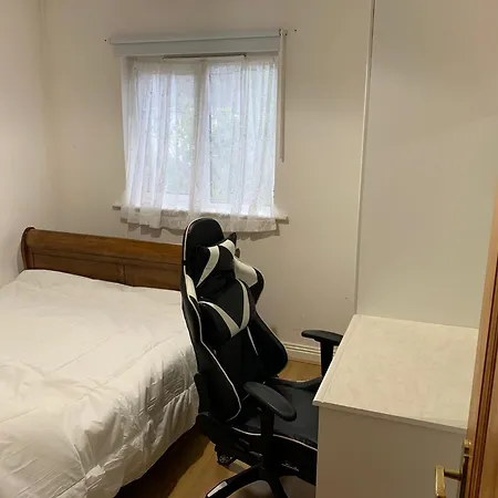 Homestay Dublin15 *