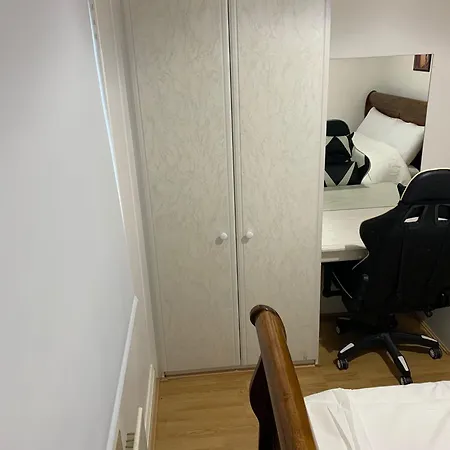 Homestay Dublin15 *